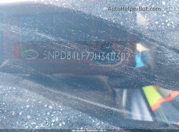 5NPD84LF7JH340302 2018 HYUNDAI ELANTRA Silver Widok komory silnika