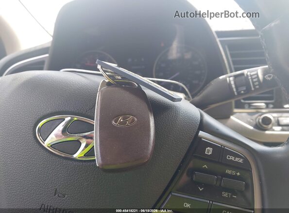 5NPD84LF7JH357343 2018 HYUNDAI ELANTRA Silver Dashboard view