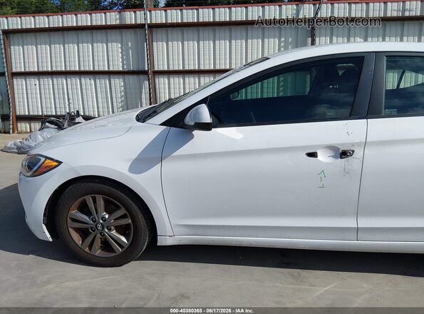 5NPD84LF8HH006788 2017 HYUNDAI ELANTRA White 