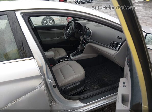 5NPD84LF8HH041413 2017 HYUNDAI ELANTRA Silver Вид салону спереду