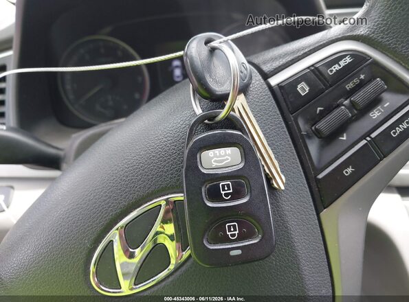5NPD84LF8JH223649 2018 HYUNDAI ELANTRA Black წინა პანელის ხედი