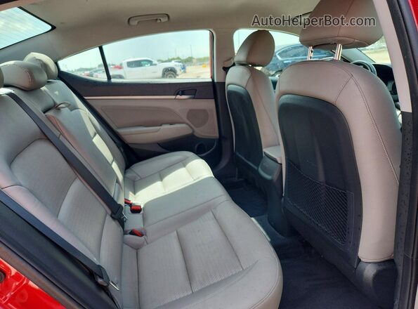 5NPD84LF8JH223747 2018 HYUNDAI ELANTRA Red Vista de los asientos traseros