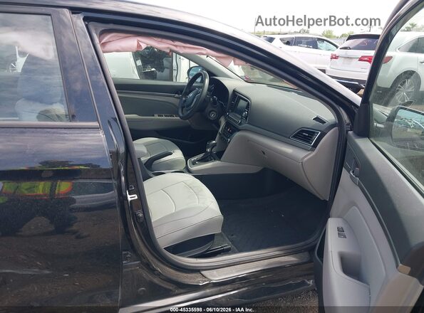 5NPD84LF8JH226566 2018 HYUNDAI ELANTRA Black Widok wnętrza z przodu