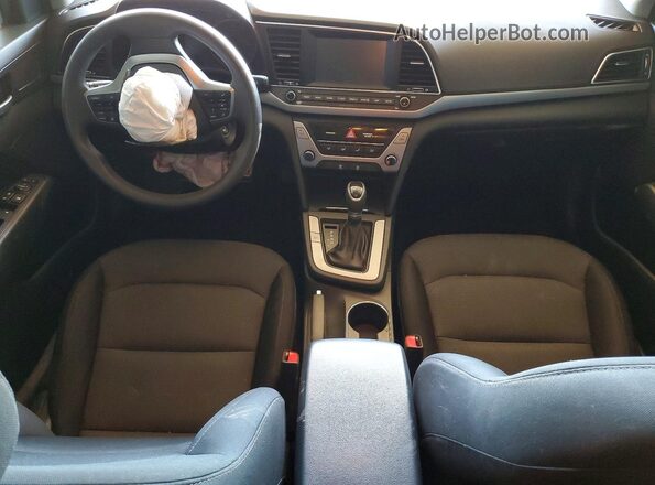 5NPD84LF8JH262208 2018 HYUNDAI ELANTRA Серебряный Вид панели приборов