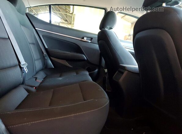 5NPD84LF8JH262208 2018 HYUNDAI ELANTRA Серебряный Вид задних сидений