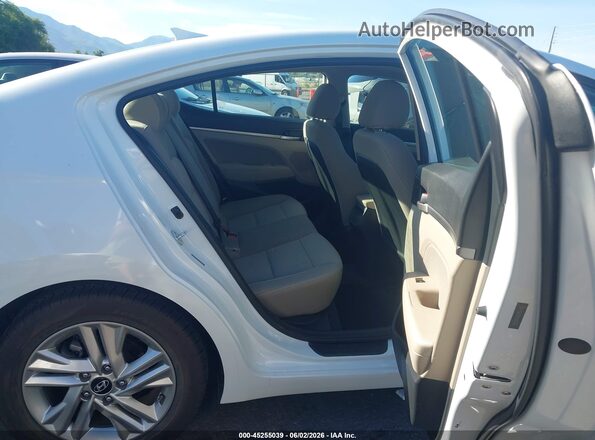 5NPD84LF8KH405109 2019 HYUNDAI ELANTRA White VIN sticker view