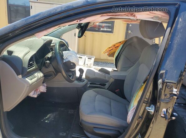 5NPD84LF8KH442757 2019 HYUNDAI ELANTRA Black Вид салону спереду