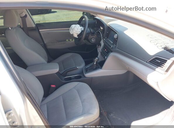 5NPD84LF9HH074825 2017 HYUNDAI ELANTRA Silver Вид салону спереду