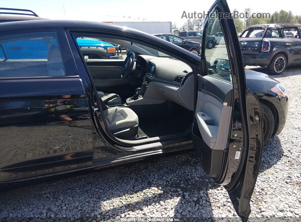 5NPD84LF9HH083802 2017 HYUNDAI ELANTRA Black წინა სალონის ხედი