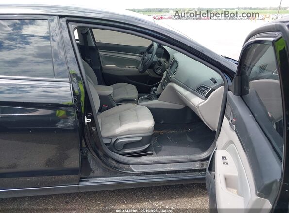 5NPD84LF9HH119679 2017 HYUNDAI ELANTRA Black წინა სალონის ხედი