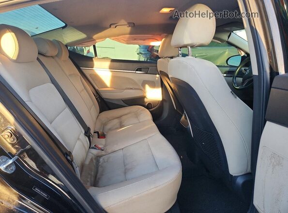 5NPD84LF9HH168140 2017 HYUNDAI ELANTRA Black Вид задніх сидінь