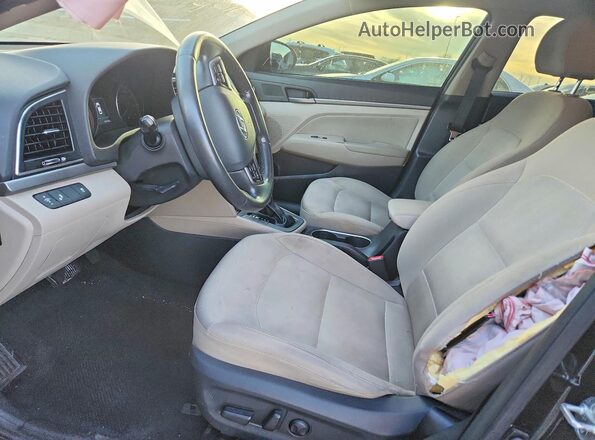 5NPD84LF9HH168140 2017 HYUNDAI ELANTRA Black Вид салону спереду