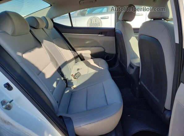 5NPD84LF9HH212749 2017 HYUNDAI ELANTRA White Vista de los asientos traseros