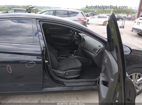 5NPD84LF9JH217035 2018 HYUNDAI ELANTRA Black Widok wnętrza z przodu