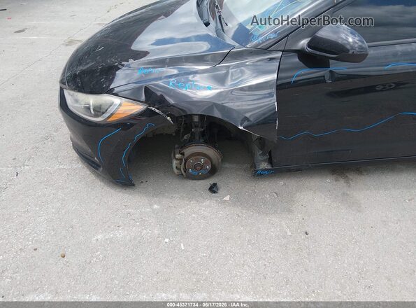 5NPD84LF9JH217035 2018 HYUNDAI ELANTRA Black Widok z przodu