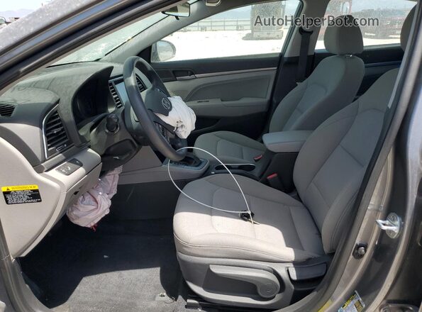 5NPD84LF9JH338793 2018 HYUNDAI ELANTRA Серый Вид салона спереди