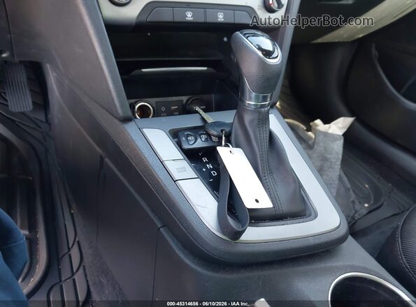 5NPD84LF9JH342472 2018 HYUNDAI ELANTRA Серебряный Вид панели приборов