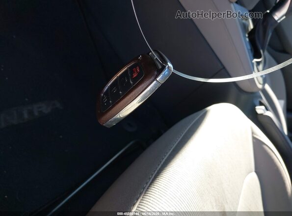 5NPD84LF9JH379165 2018 HYUNDAI ELANTRA Red Dashboard view