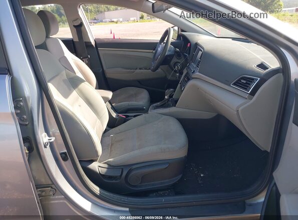 5NPD84LFXHH067267 2017 HYUNDAI ELANTRA Silver Front interior view