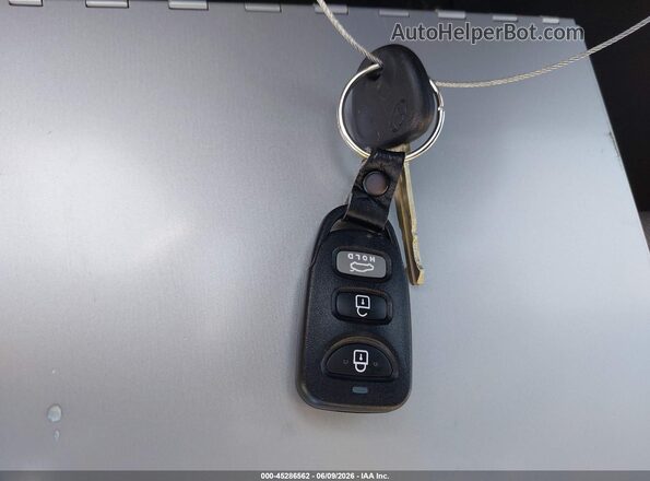 5NPD84LFXHH067267 2017 HYUNDAI ELANTRA Silver Dashboard view