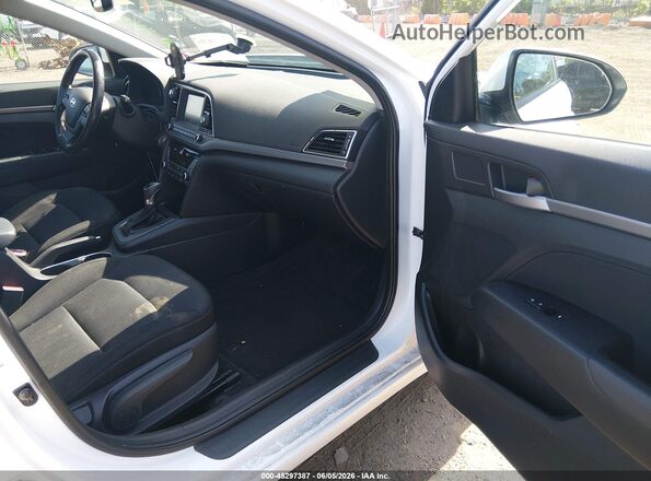 5NPD84LFXHH201114 2017 HYUNDAI ELANTRA White Vista interior delantera