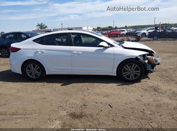 5NPD84LFXHH201114 2017 HYUNDAI ELANTRA White Vista interior trasera
