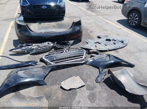 5NPD84LFXHH205731 2017 HYUNDAI ELANTRA Black Սարքավորումների վահանակի տեսք