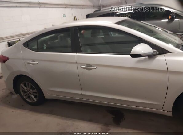 5NPD84LFXJH267281 2018 HYUNDAI ELANTRA Silver Rear interior view