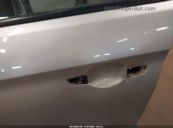 5NPD84LFXJH267281 2018 HYUNDAI ELANTRA Silver Front view