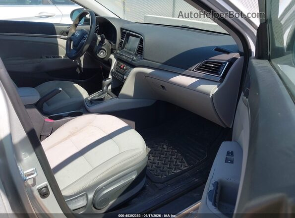 5NPD84LFXJH267832 2018 HYUNDAI ELANTRA Silver Front interior view