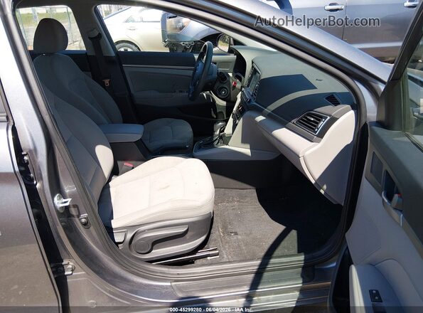 5NPD84LFXJH354016 2018 HYUNDAI ELANTRA Gray წინა სალონის ხედი