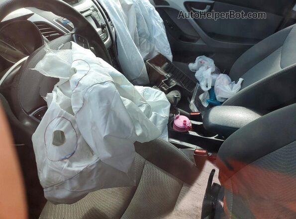5NPDH4AE0GH652853 2016 HYUNDAI ELANTRA Серебряный Вид панели приборов