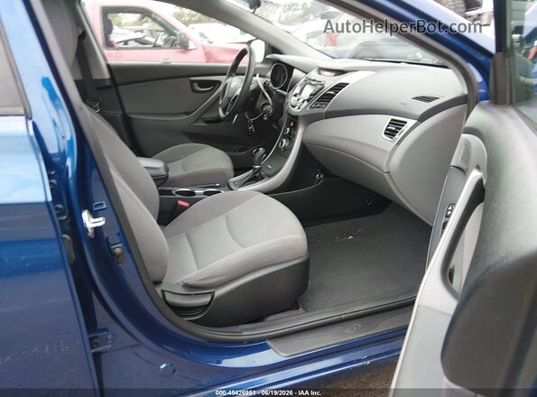5NPDH4AE2GH688933 2016 HYUNDAI ELANTRA Синий Вид салона спереди