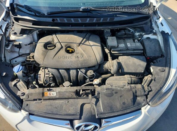 5NPDH4AE2GH723406 2016 HYUNDAI ELANTRA White Rear interior view