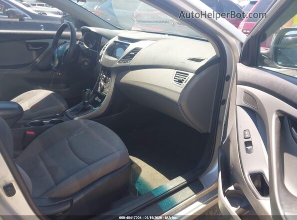 5NPDH4AE2GH735538 2016 HYUNDAI ELANTRA Silver Вид салону спереду