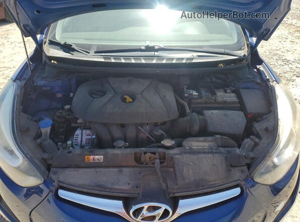 5NPDH4AE2GH741016 2016 HYUNDAI ELANTRA Blue Rear interior view