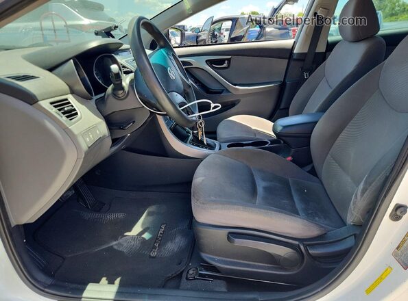 5NPDH4AE4GH685418 2016 HYUNDAI ELANTRA White Вид салону спереду