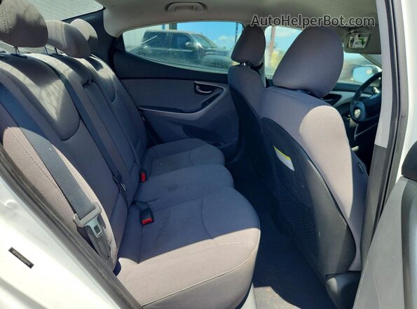 5NPDH4AE4GH685418 2016 HYUNDAI ELANTRA White Вид задніх сидінь