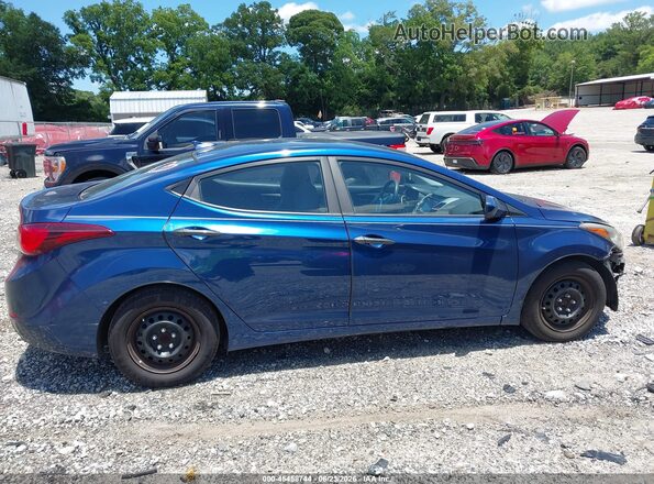5NPDH4AE4GH735055 2016 HYUNDAI ELANTRA Blue Вид задньої частини салону