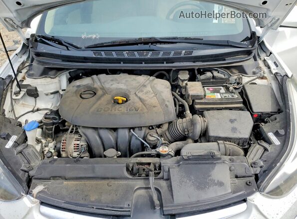 5NPDH4AE4GH792887 2016 HYUNDAI ELANTRA Белый Вид задней части салона