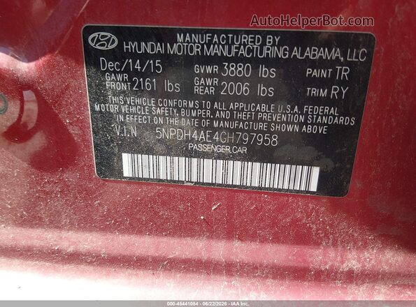 5NPDH4AE4GH797958 2016 HYUNDAI ELANTRA Red Widok komory silnika