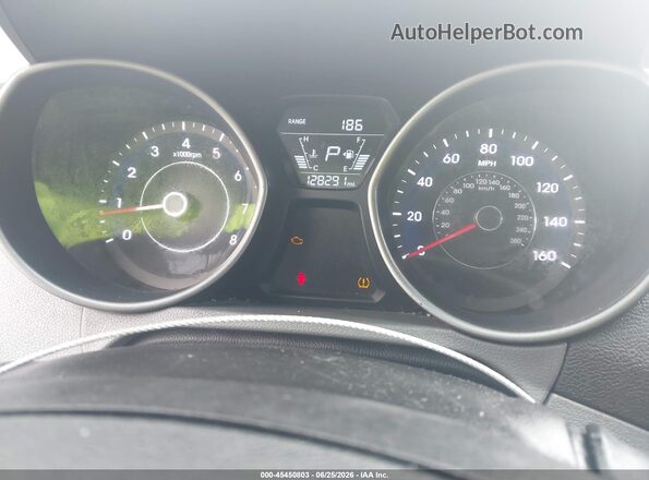 5NPDH4AE5GH667025 2016 HYUNDAI ELANTRA Silver Widok tylnych siedzeń