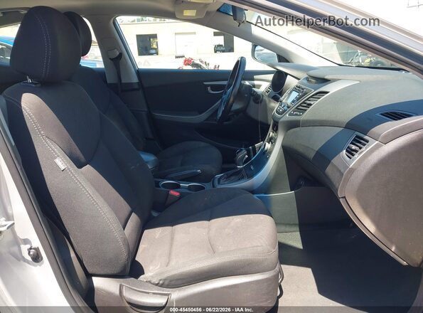 5NPDH4AE5GH669552 2016 HYUNDAI ELANTRA Серебряный Вид салона спереди