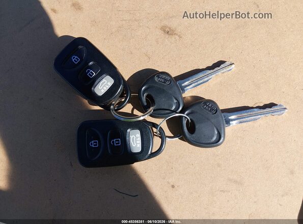 5NPDH4AE7GH696428 2016 HYUNDAI ELANTRA Серебряный Вид панели приборов