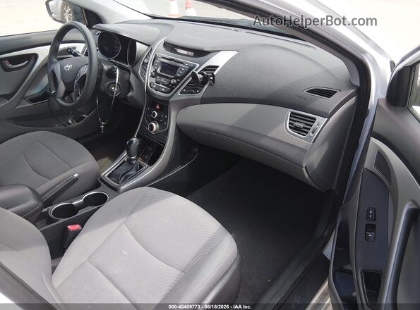 5NPDH4AE7GH740914 2016 HYUNDAI ELANTRA White Vista interior delantera