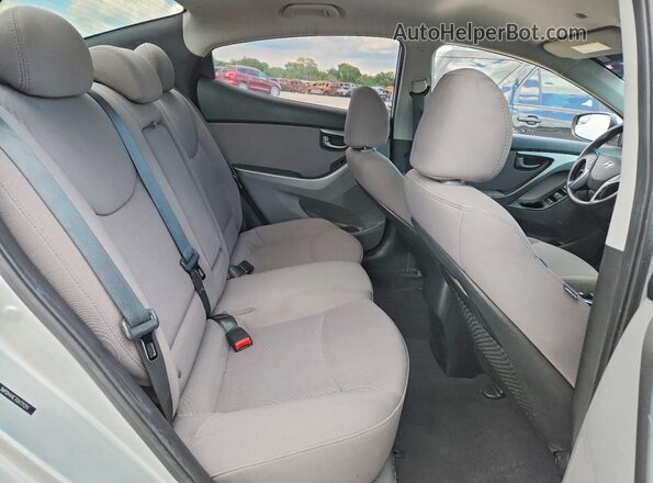 5NPDH4AE7GH771211 2016 HYUNDAI ELANTRA Серебряный Вид задних сидений