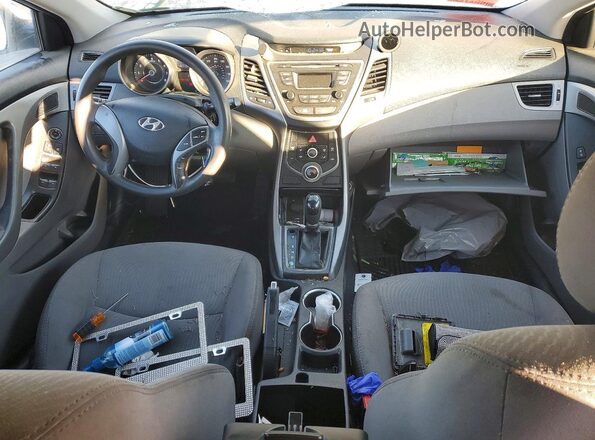 5NPDH4AE8GH707551 2016 HYUNDAI ELANTRA White 