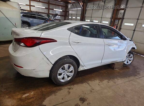 5NPDH4AE8GH747306 2016 HYUNDAI ELANTRA Белый Задняя правая четверть