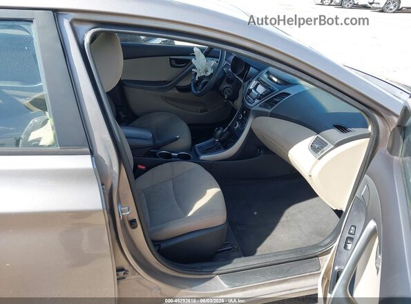 5NPDH4AE8GH750531 2016 HYUNDAI ELANTRA Gold Vista interior delantera