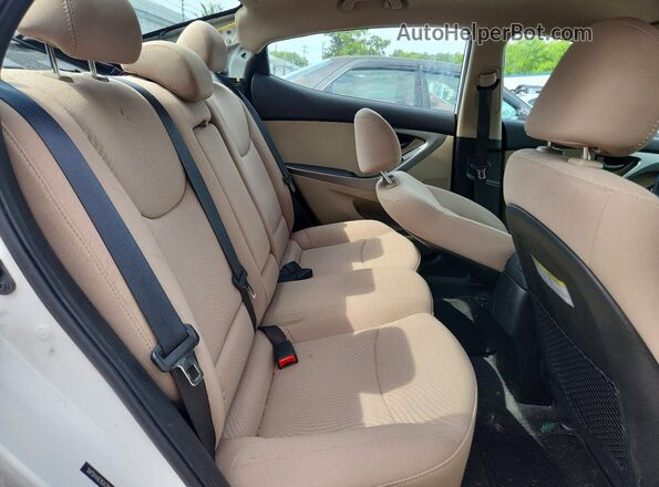 5NPDH4AE8GH781729 2016 HYUNDAI ELANTRA White Vista de los asientos traseros